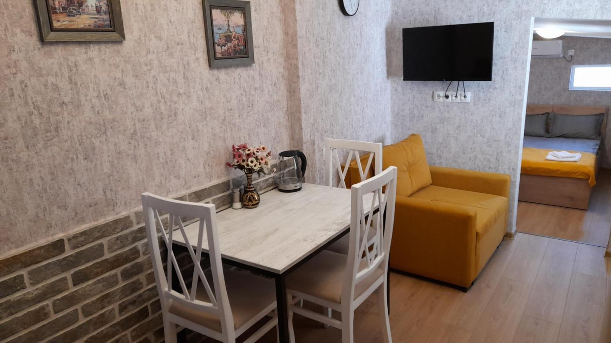 Sweet Home Apartment ティビリシ エクステリア 写真