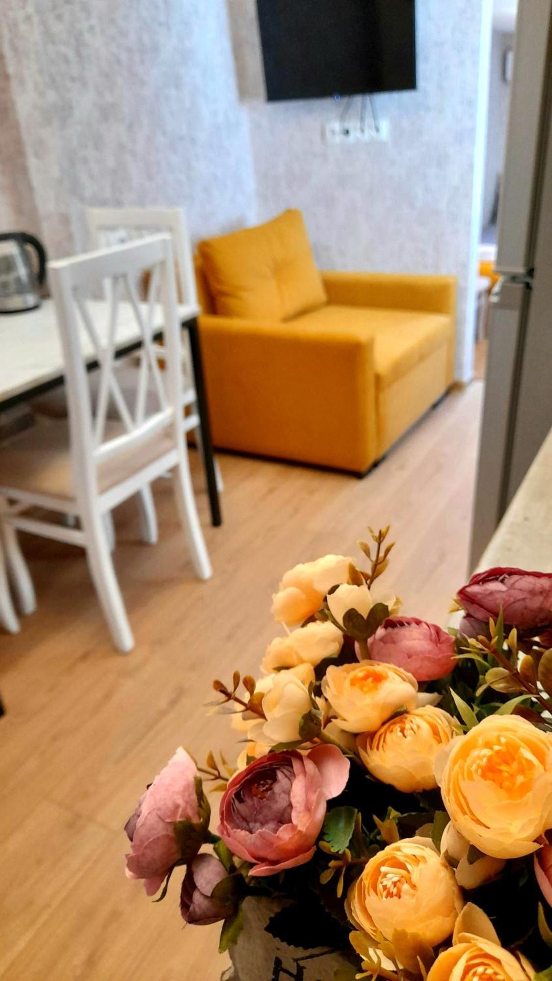 Sweet Home Apartment ティビリシ エクステリア 写真